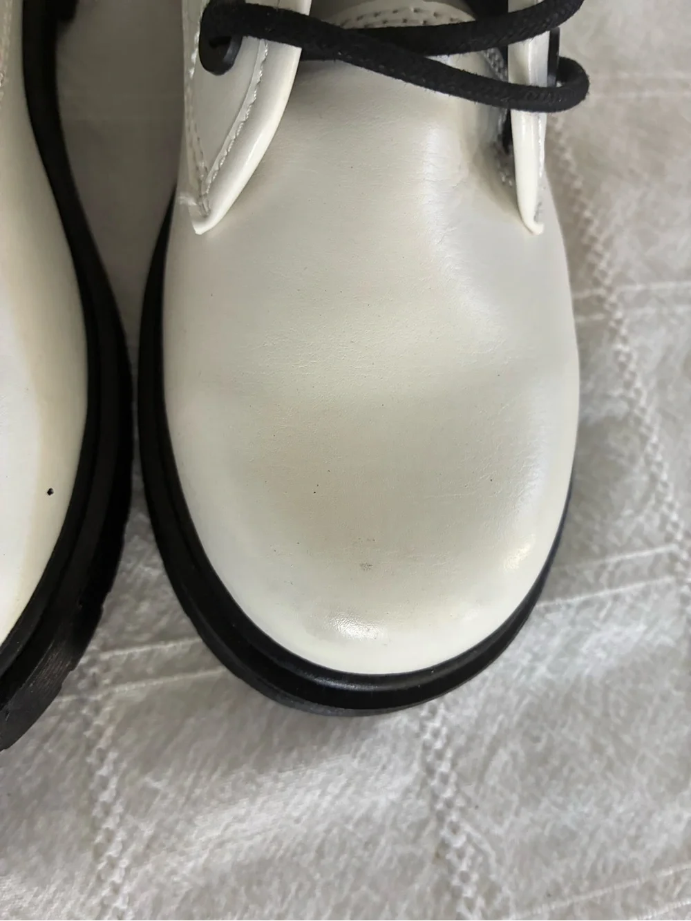 Steve Madden Y2K Shortie Lace Up Lug Sole Side Zip Combat Boot White Size 5